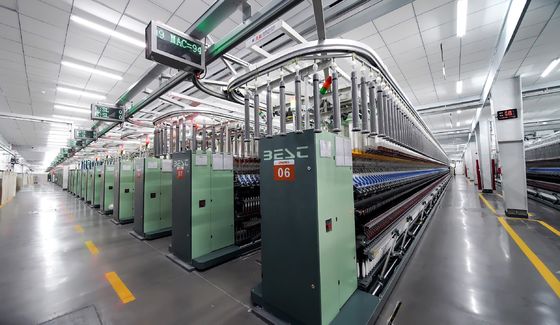 Algodão penteado NE32/1 Siro Fios compactos para tecelagem e tricô Excelente tingimento
